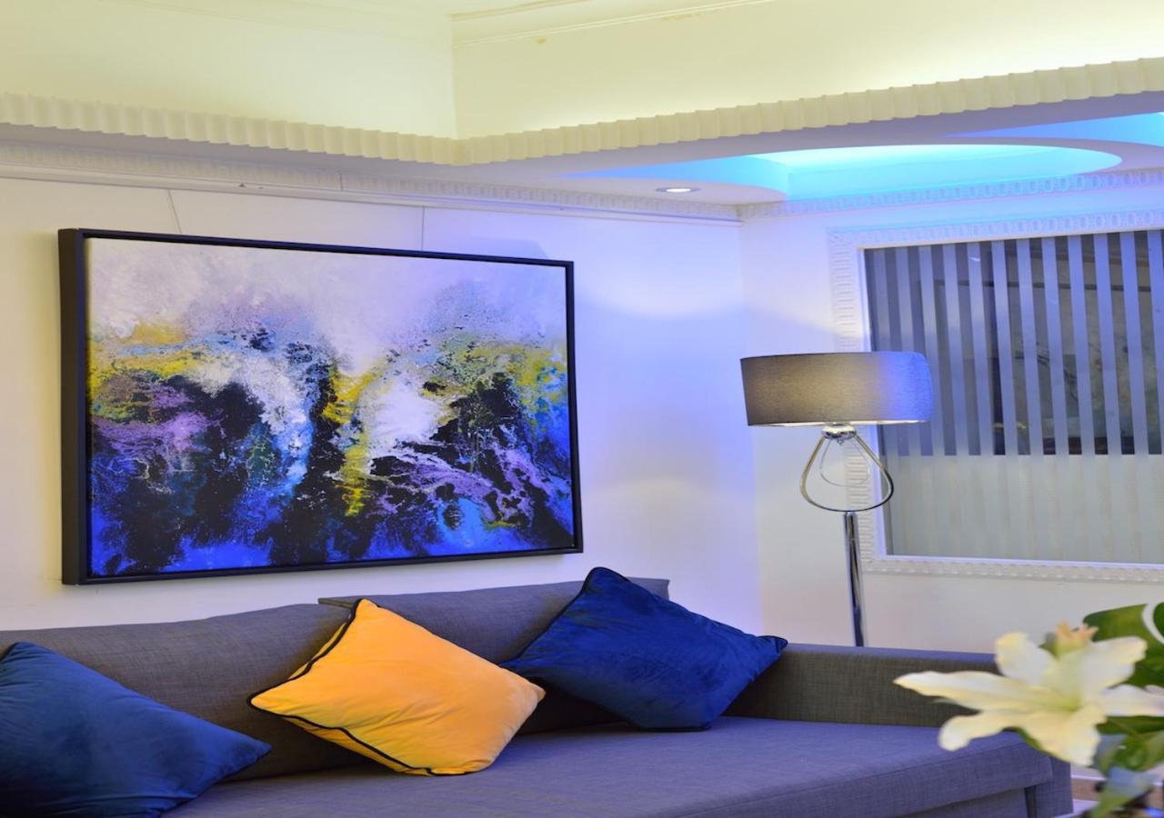 Exclusive Private Penthouse In Kowloon Apartment *